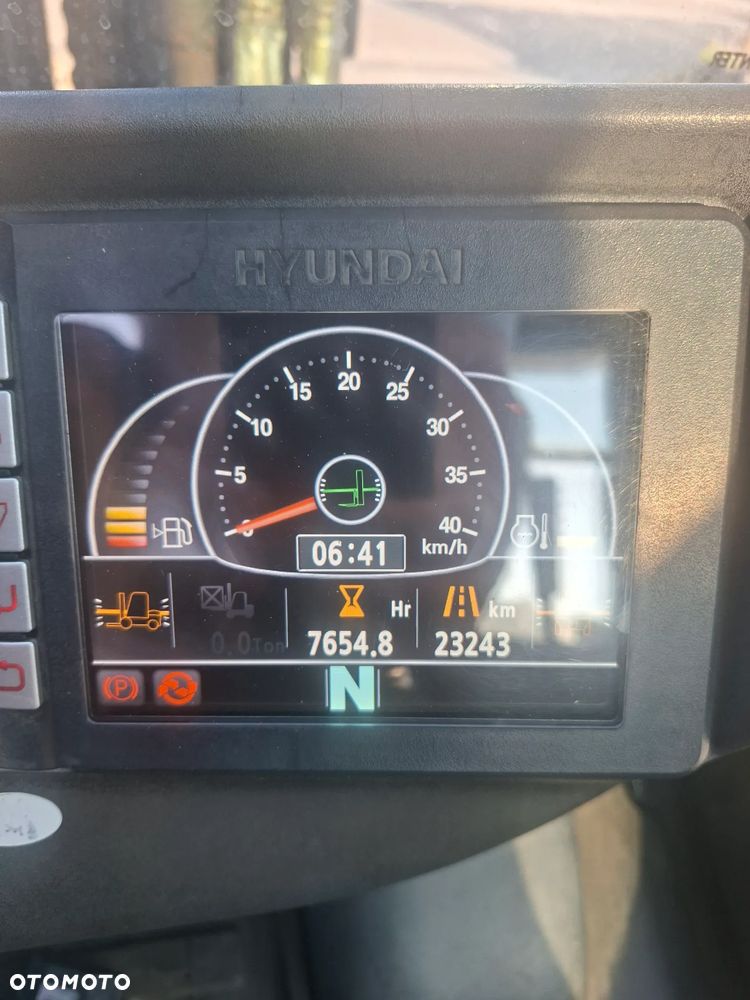 Hyundai 30D-9 - 7