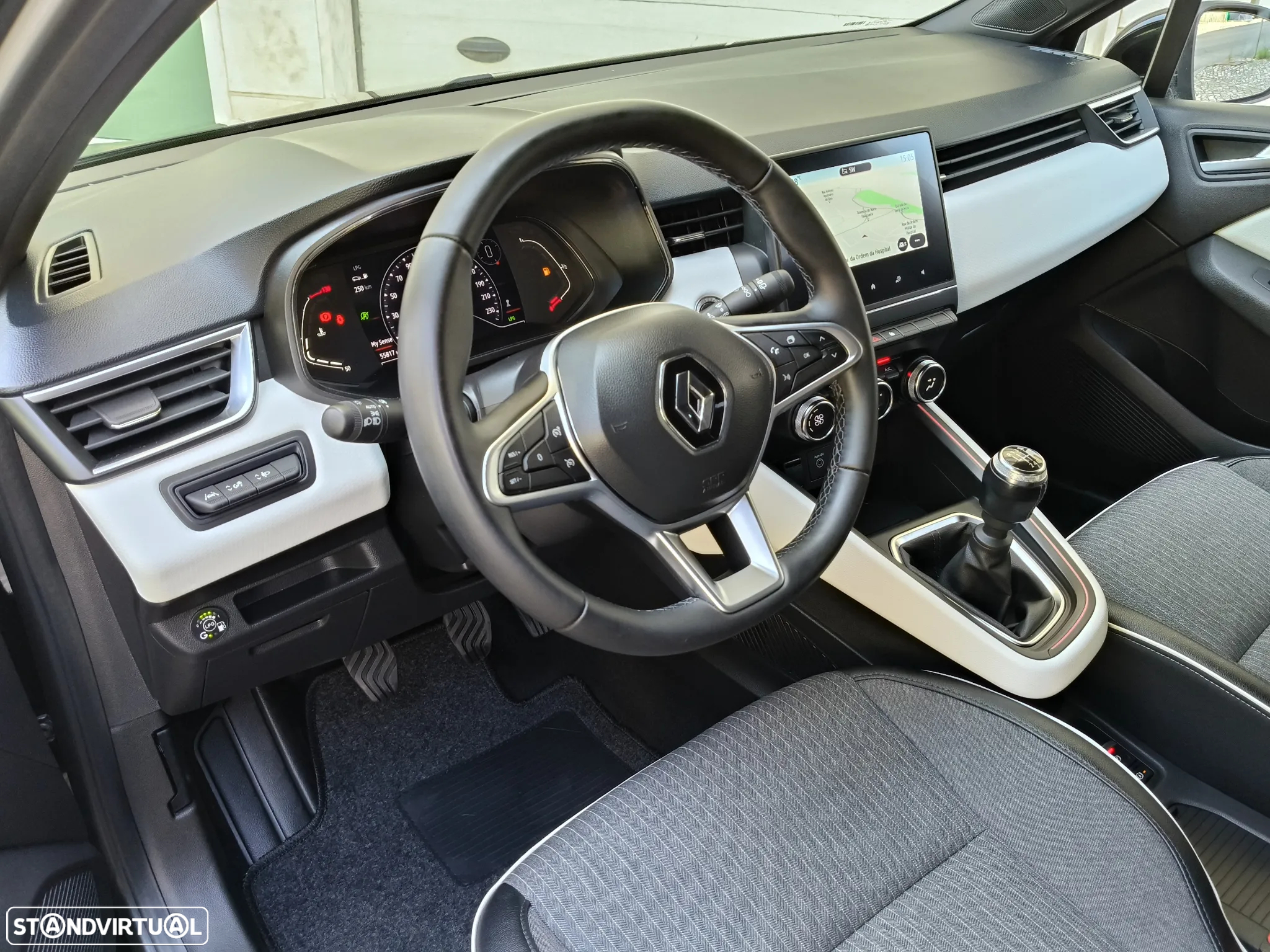 Renault Clio 1.0 TCe Techno Bi-Fuel - 12