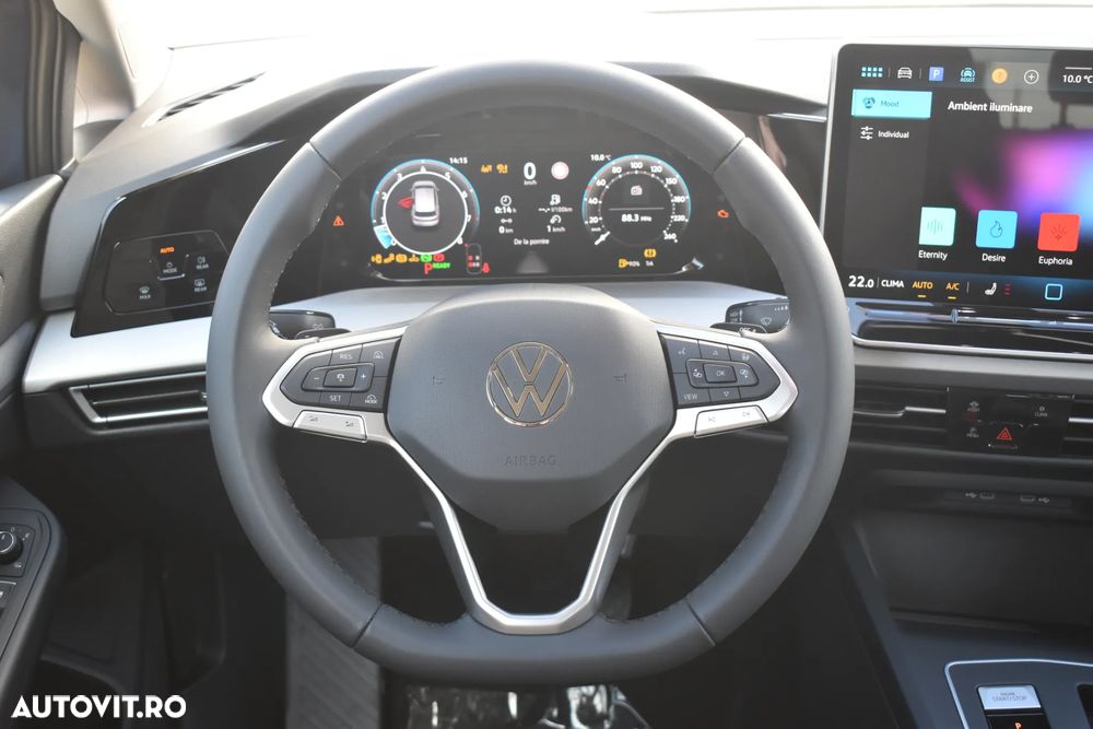 Volkswagen Golf 1.5 eTSI DSG MHEV Life - 8