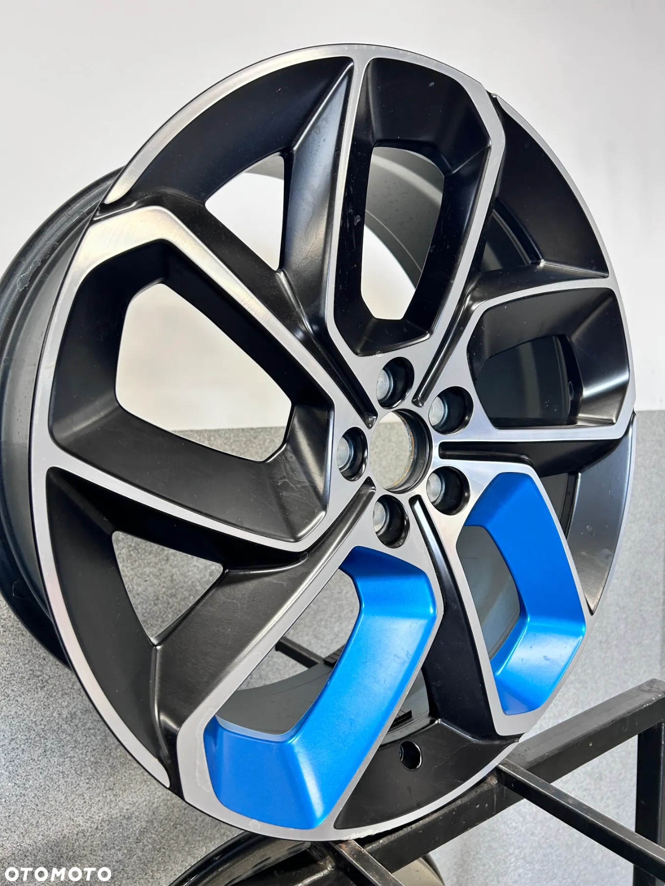 4 FELGI ALU. FORD KUGA, VOLVO XC60,XC90, LYNC & CO  20'' 8.0J  ET52 - 6