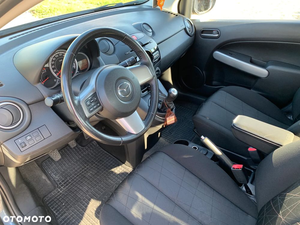 Mazda 2 - 4