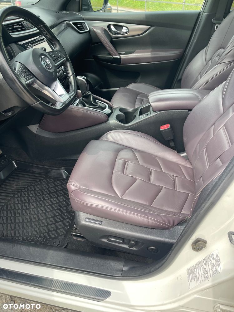 Nissan Qashqai 1.6 dCi Xtronic TEKNA+ - 17