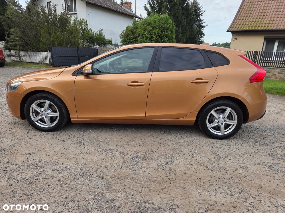 Volvo V40 T2 You - 8