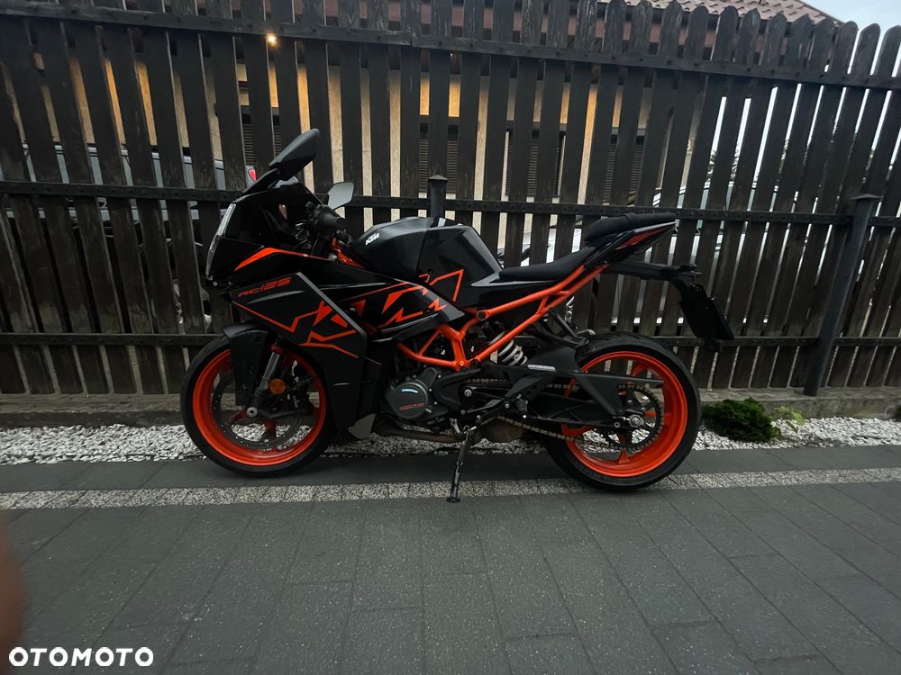 KTM RC 125 - 6