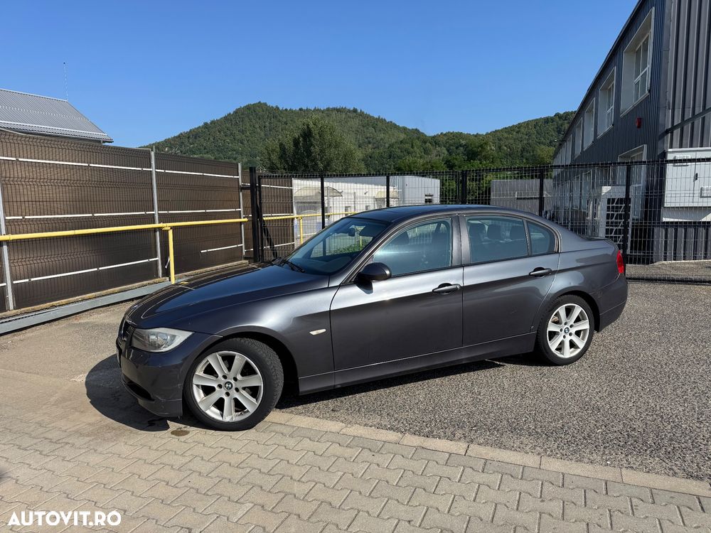 BMW Seria 3 320i Aut. - 2