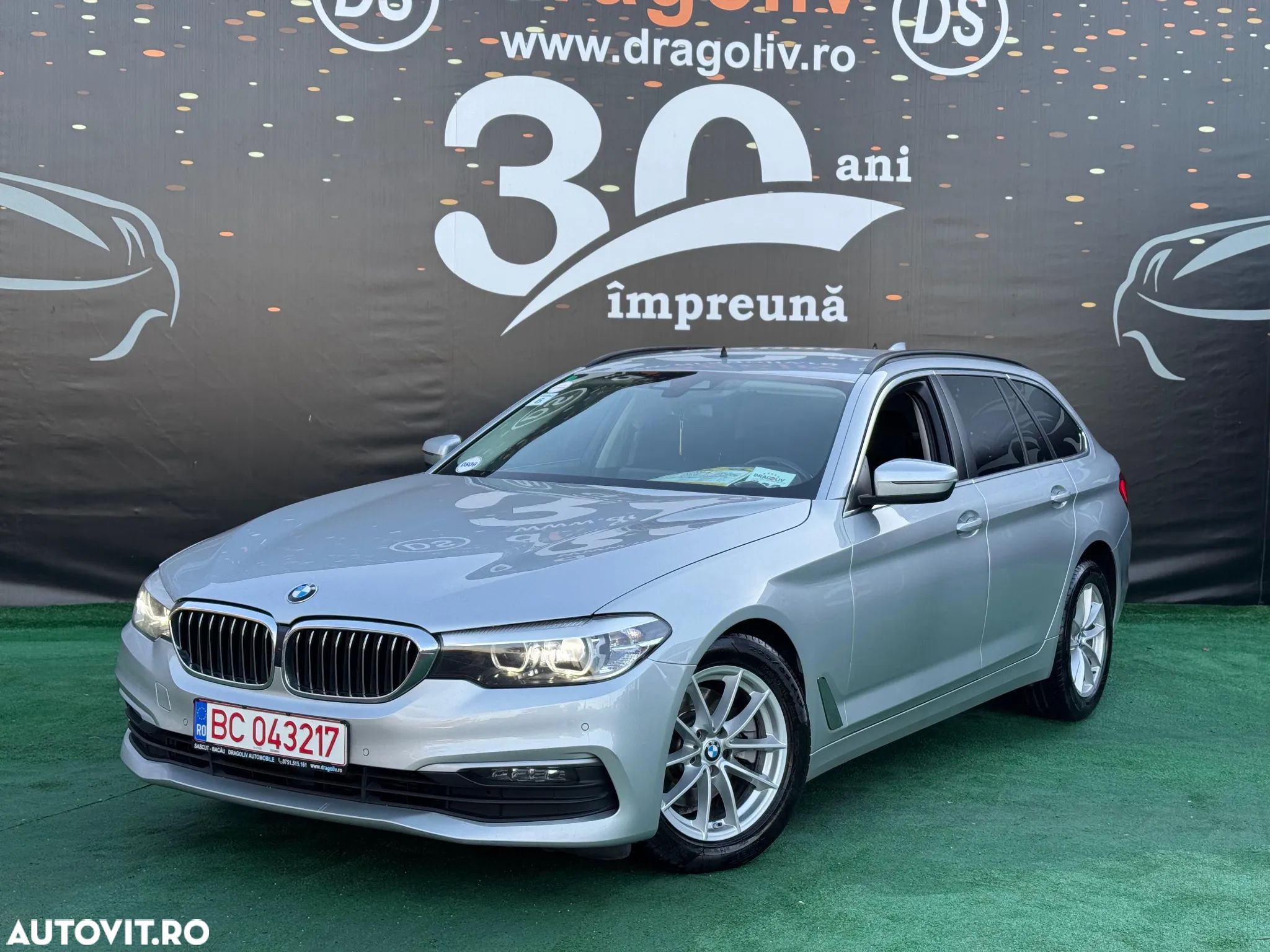 BMW Seria 5 520d Touring Aut. Luxury Line - 1