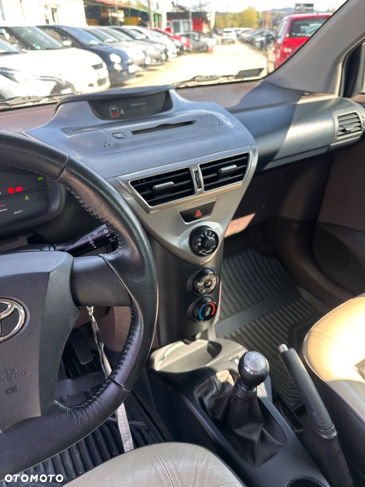 Toyota iQ 1.0 Sol - 13