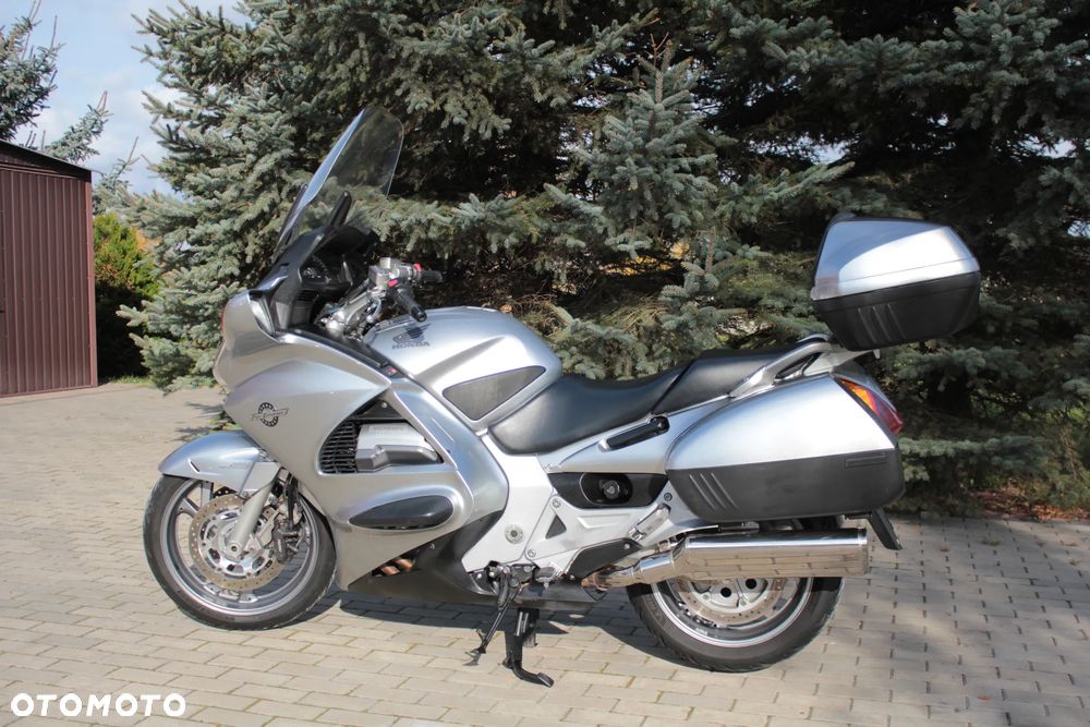 Honda ST - 8