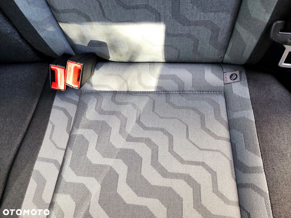 Skoda Fabia 1.2 HTP Ambiente - 34