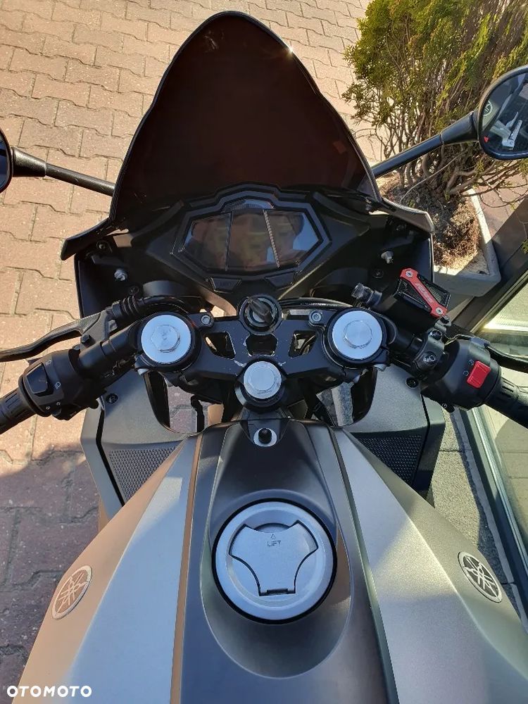 Yamaha YZF - 12