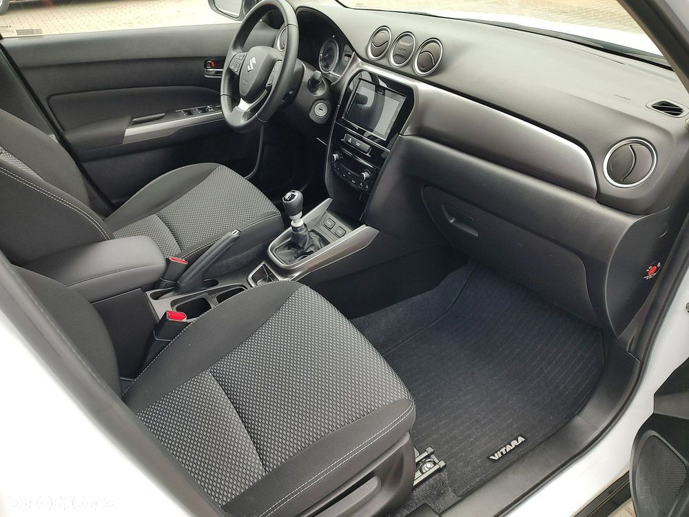 Suzuki Vitara 1.4 Boosterjet mHEV Premium 2WD - 23