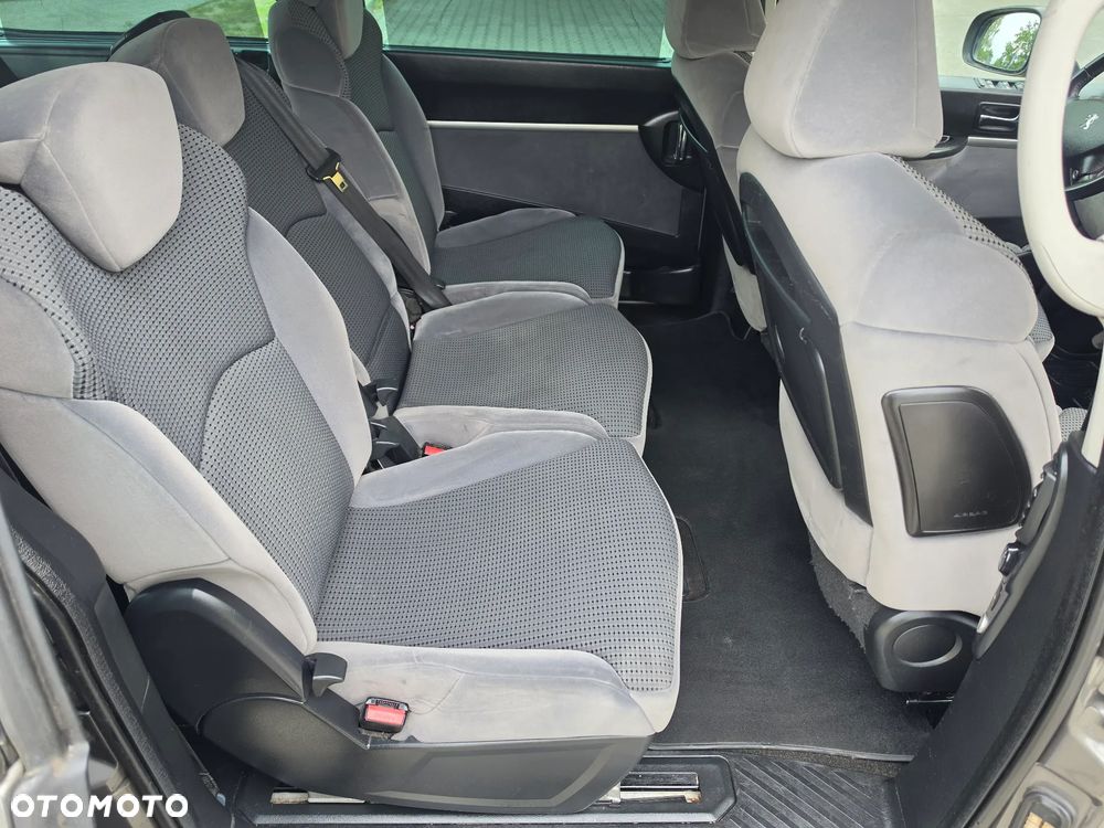 Peugeot 807 HDi 135 Premium - 20