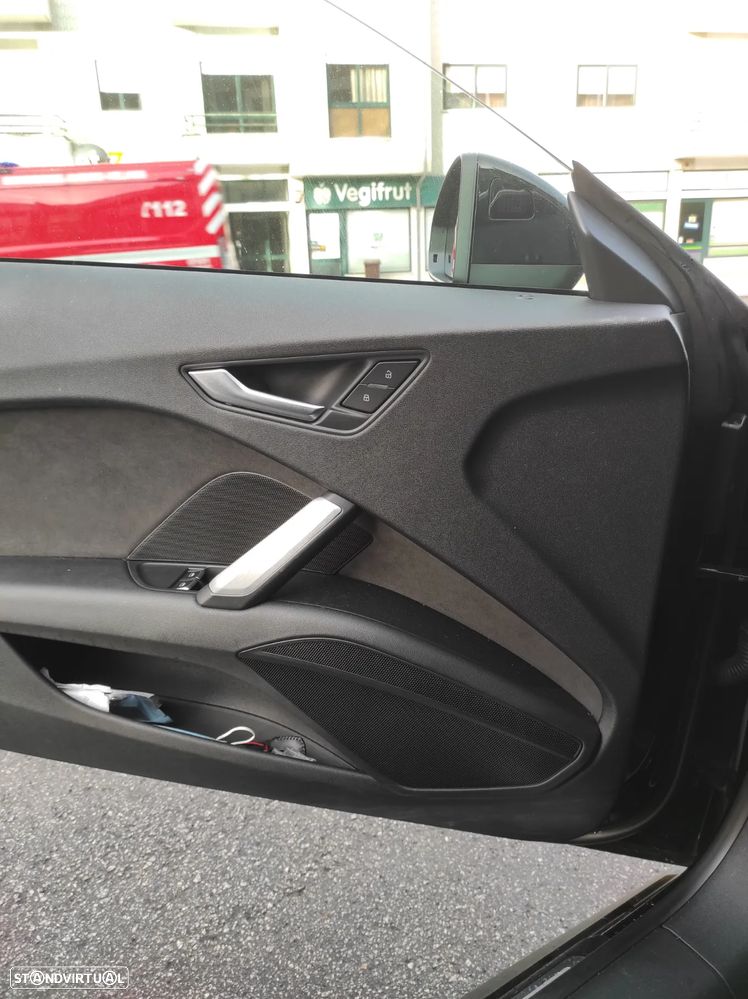 Audi TT Coupé 2.0 TDI S-line - 4