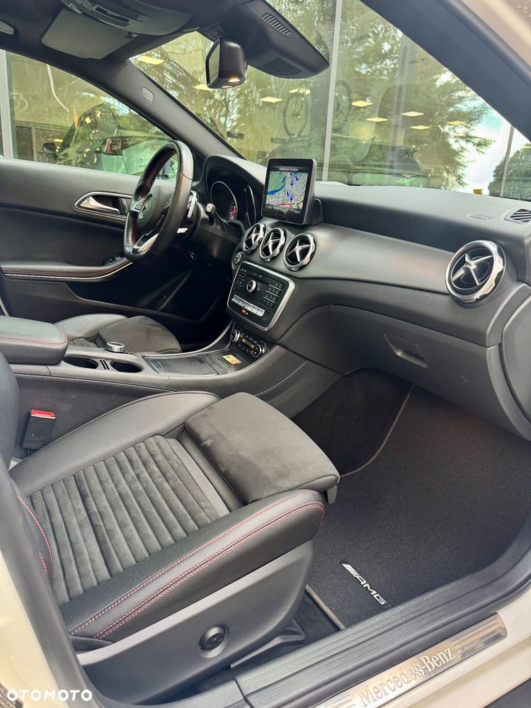 Mercedes-Benz GLA 200 7G-DCT AMG Line - 18