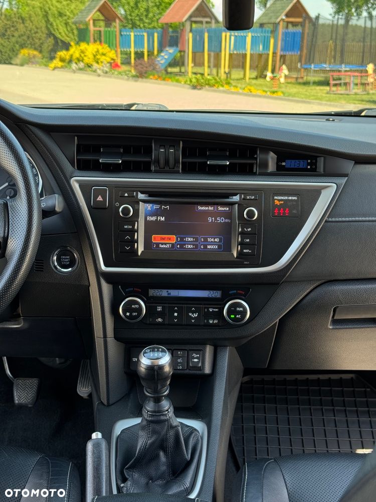 Toyota Auris 2.0 D-4D Prestige - 14