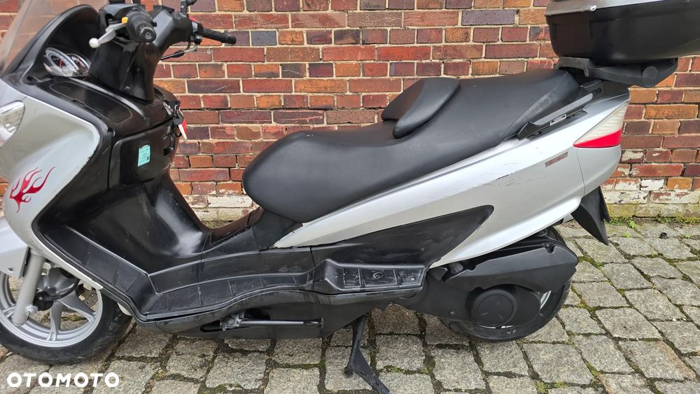 Suzuki Burgman - 6