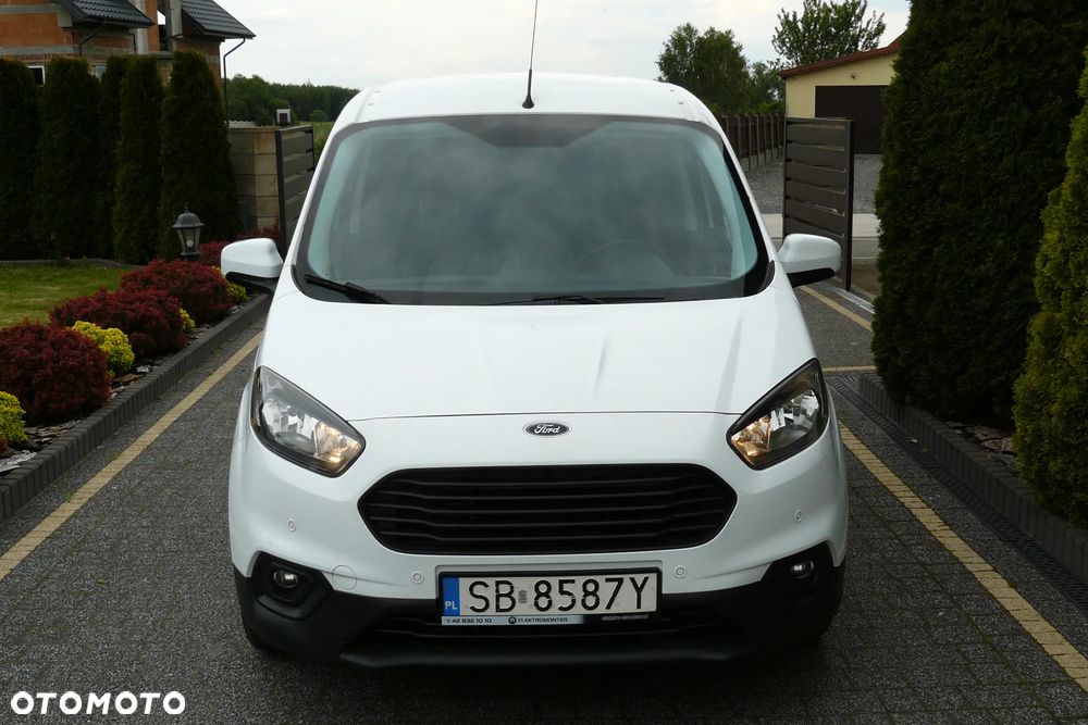 Ford Transit Courier Trend - 34