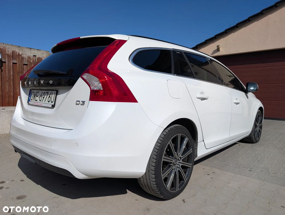 Volvo V60 D3 Geartronic Summum - 13