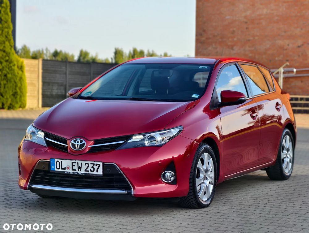 Toyota Auris 2.0 D-4D Executive - 1