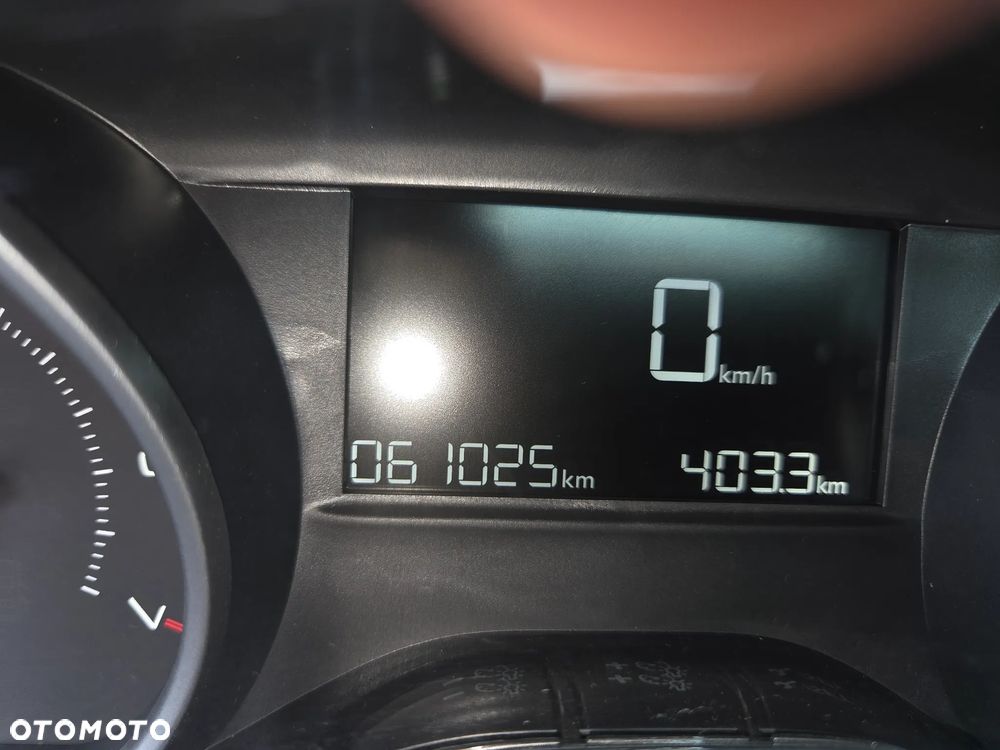 Peugeot 208 - 18