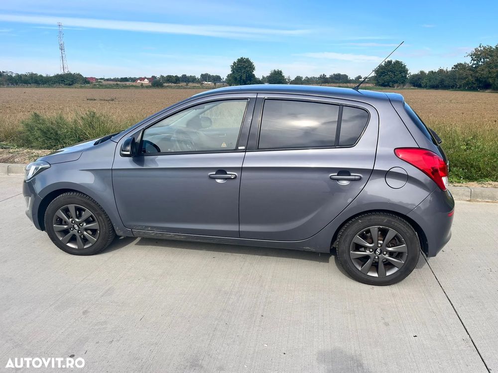 Hyundai i20 1.2 Fifa World Cup Edition - 4