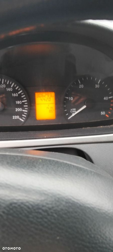 Mercedes-Benz Vito - 9