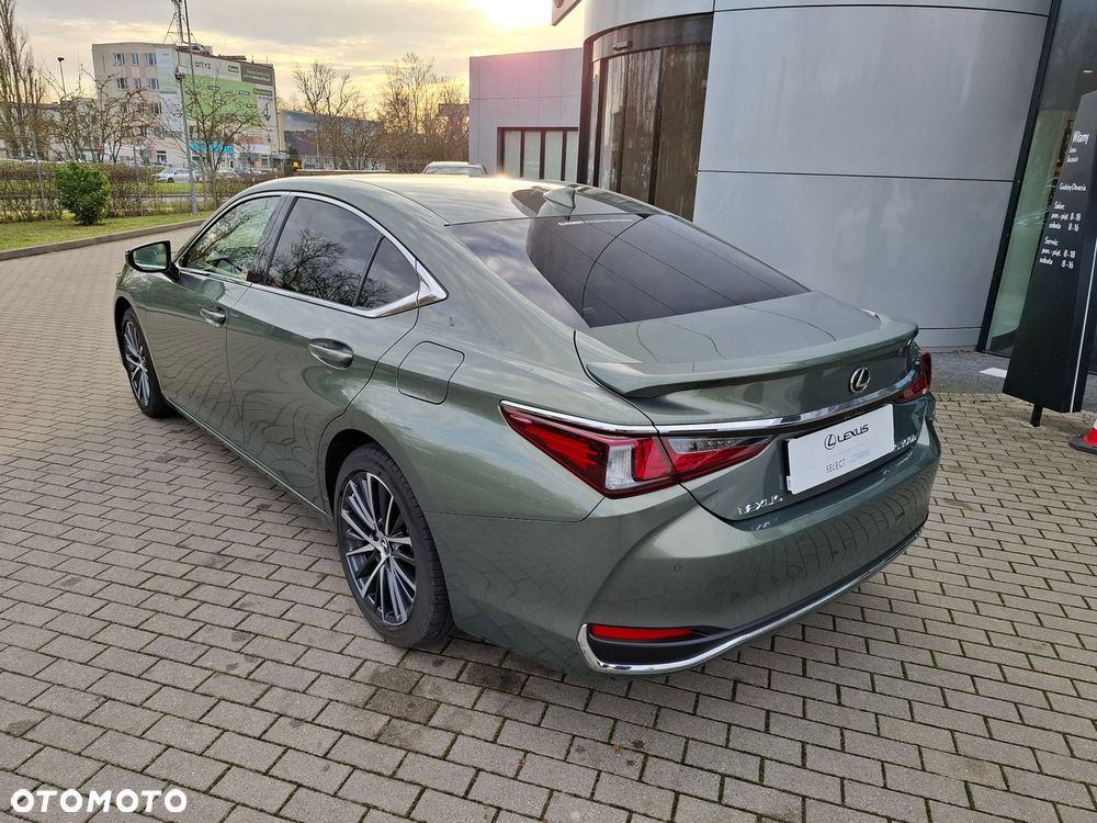 Lexus ES 300h Business Edition - 3
