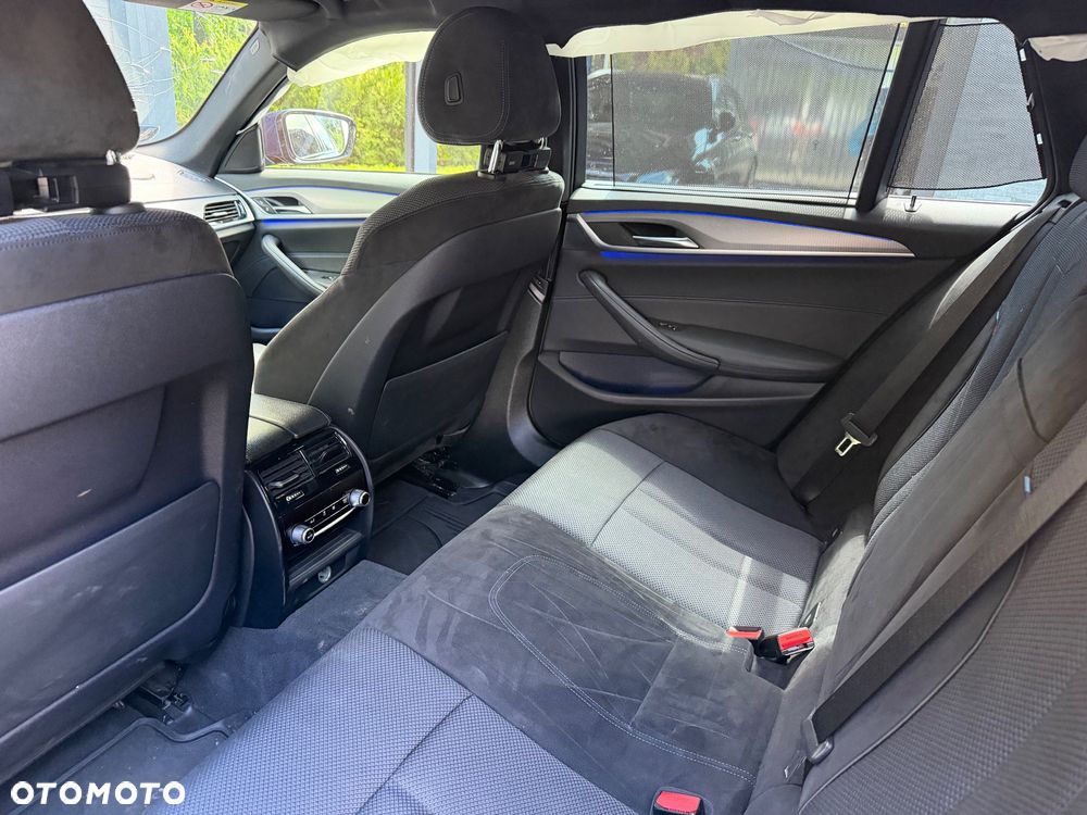 BMW Seria 5 530d xDrive M Sport sport - 9