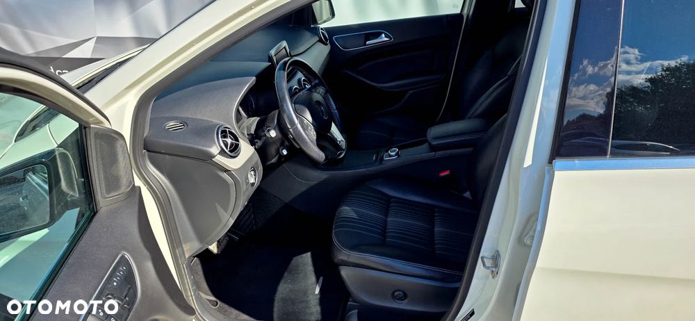 Mercedes-Benz Klasa B 180 CDI (BlueEFFICIENCY) 7G-DCT - 19
