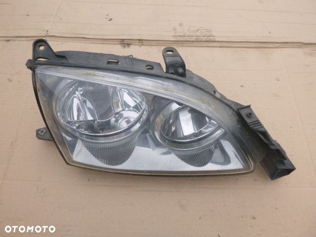 LAMPA LEWY PRZÓD LEWA PRZEDNIA PRAWY PRZÓD PRAWA PRZEDNIA TOYOTA AVENSIS I 97-02 - 15