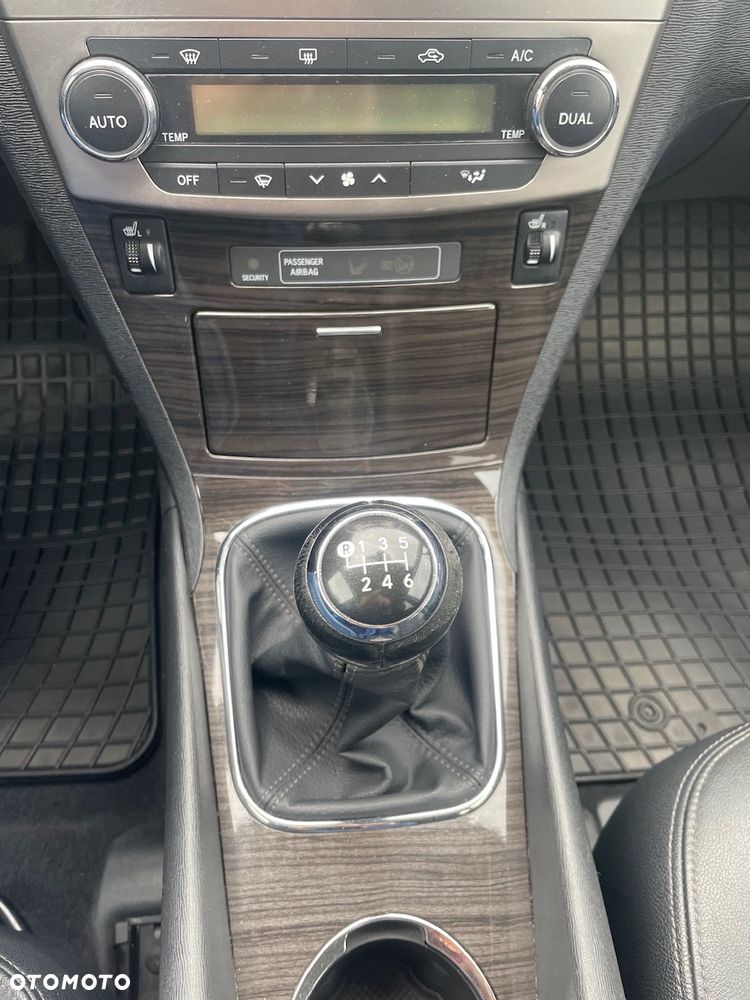 Toyota Avensis 2.0 D-4D Style - 20