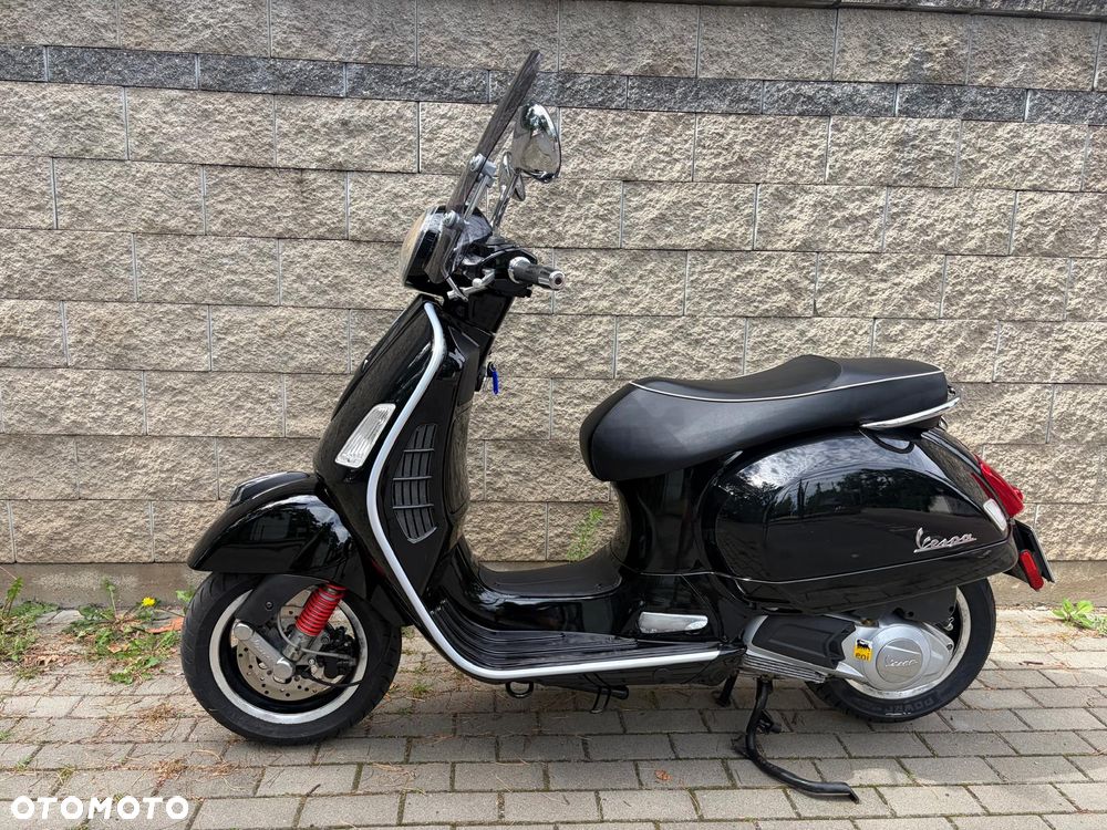 Vespa GTS - 2