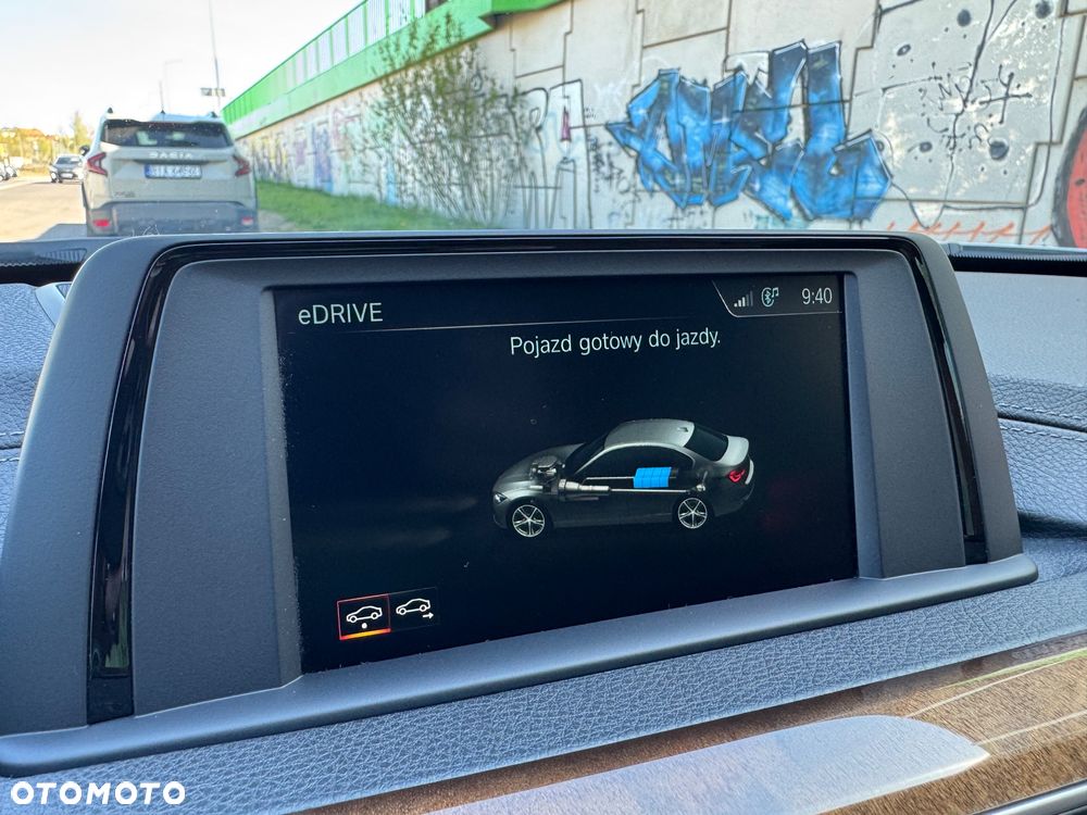 BMW Seria 3 330e iPerformance Luxury Line - 38