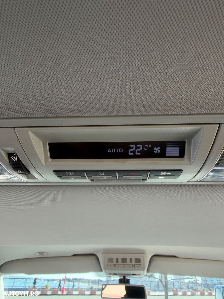 Volkswagen Multivan - 9