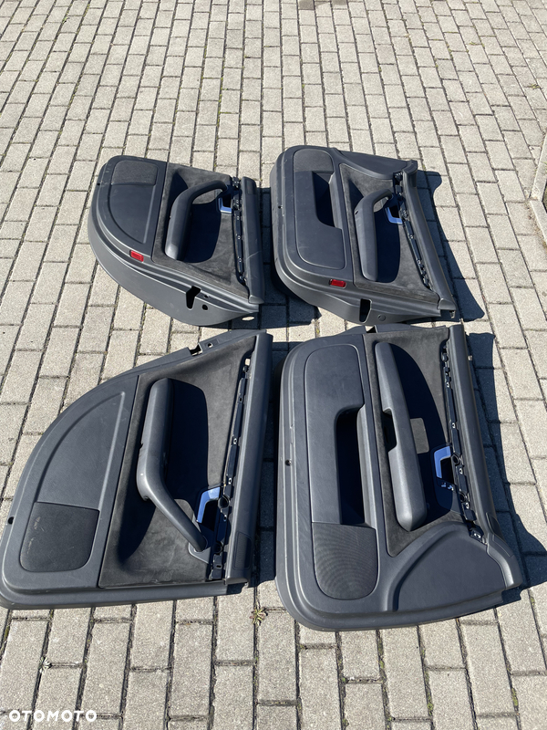 AUDI A4 B7 TAPICERKA DRZWI BOCZKI KOMPLET SKÓRA S-LINE