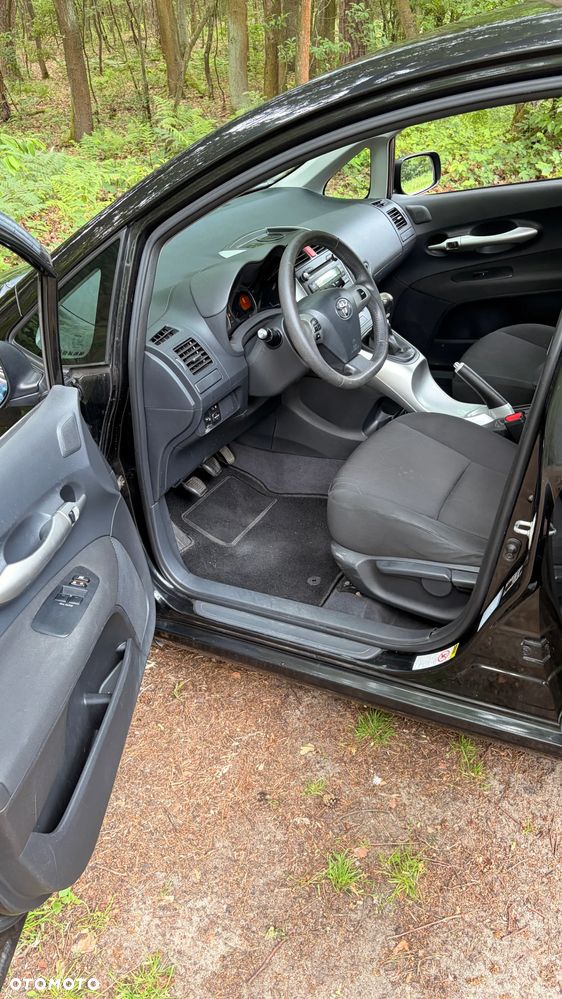 Toyota Auris 1.33 VVT-i Terra - 7