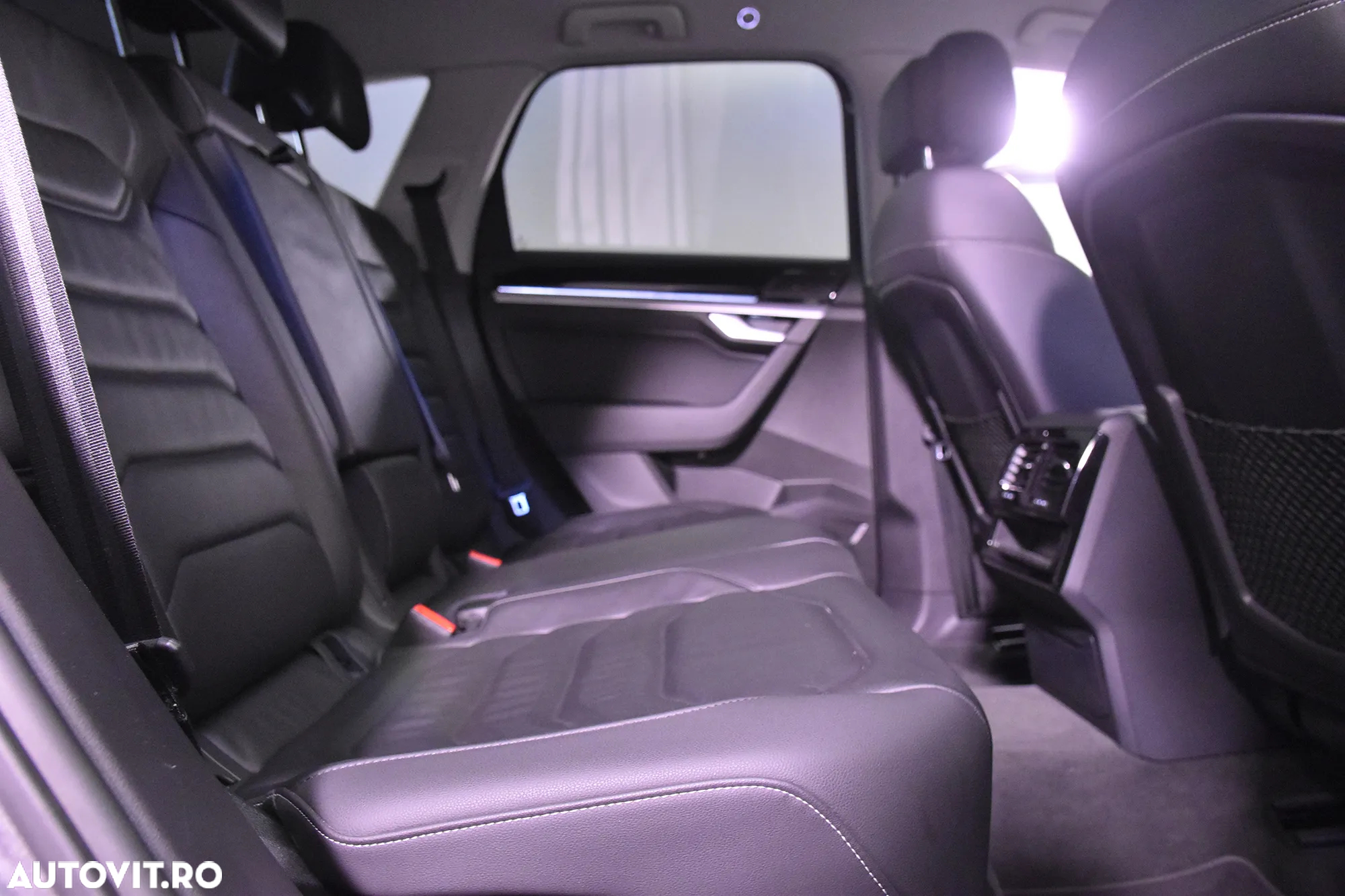 Volkswagen Touareg - 12