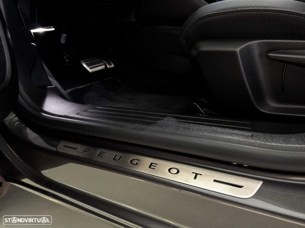 Peugeot 2008 1.2 PureTech GT Pack EAT8 - 46