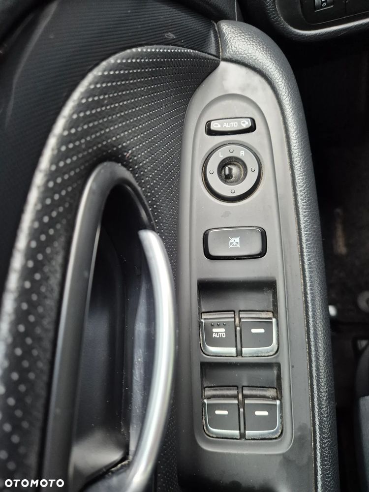 Kia Carens - 19