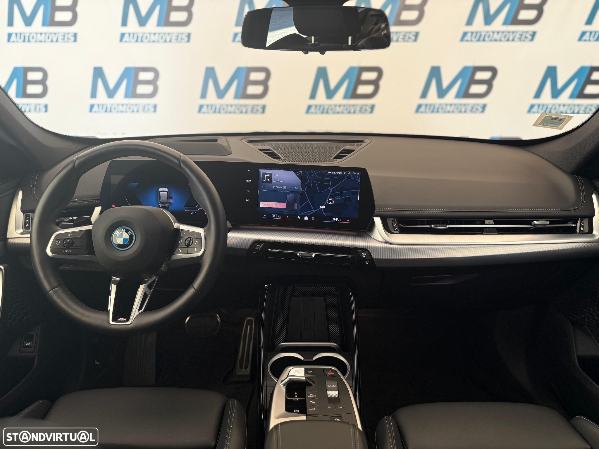 BMW iX1 eDrive20 Pack Desportivo M - 6