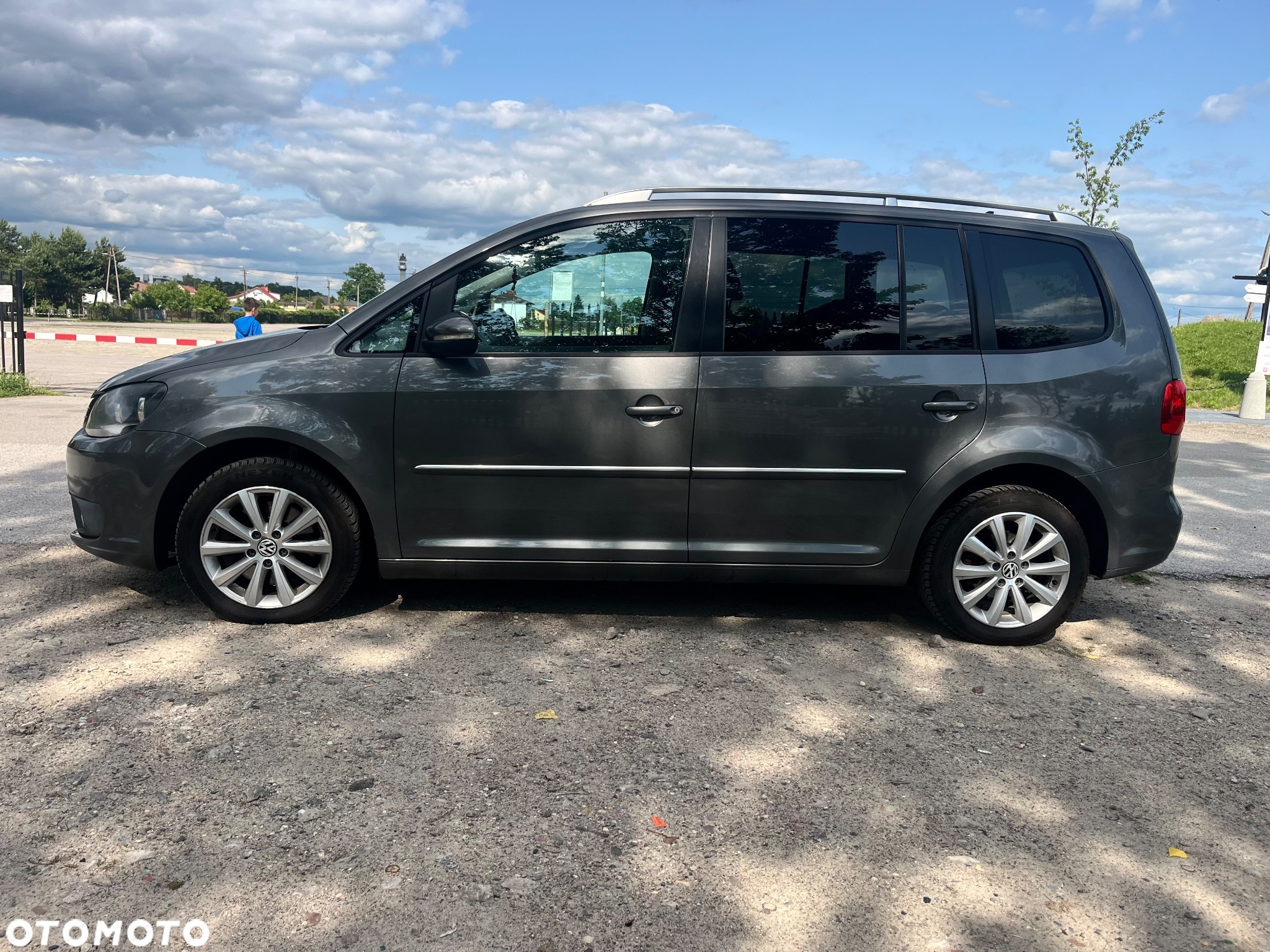 Volkswagen Touran 2.0 TDI DPF Highline - 17