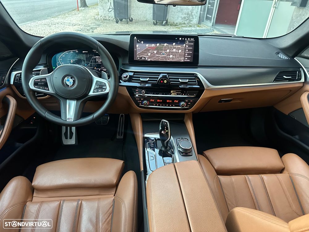 BMW 530 e Pack Desportivo M - 11