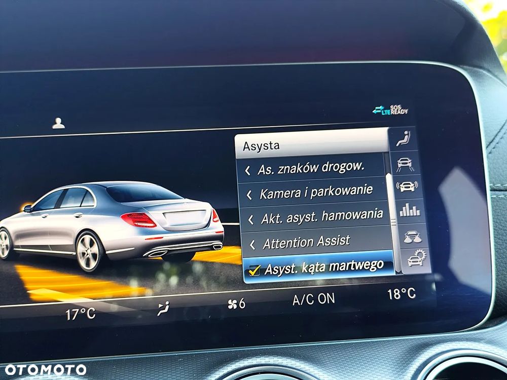 Mercedes-Benz Klasa E 220 d 4-Matic 9G-TRONIC - 27