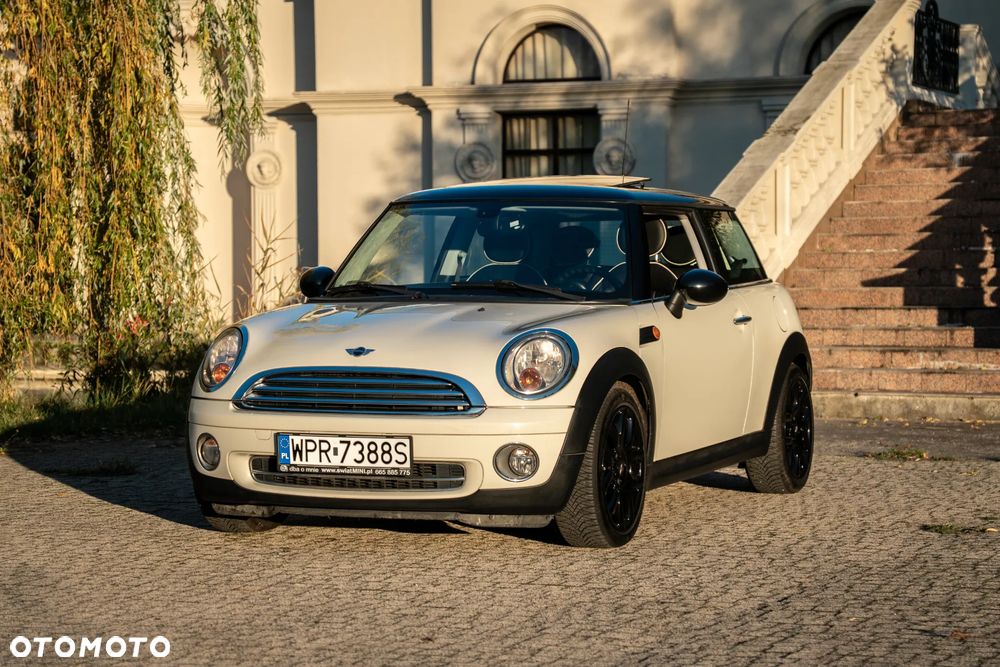 MINI Cooper Standard - 1
