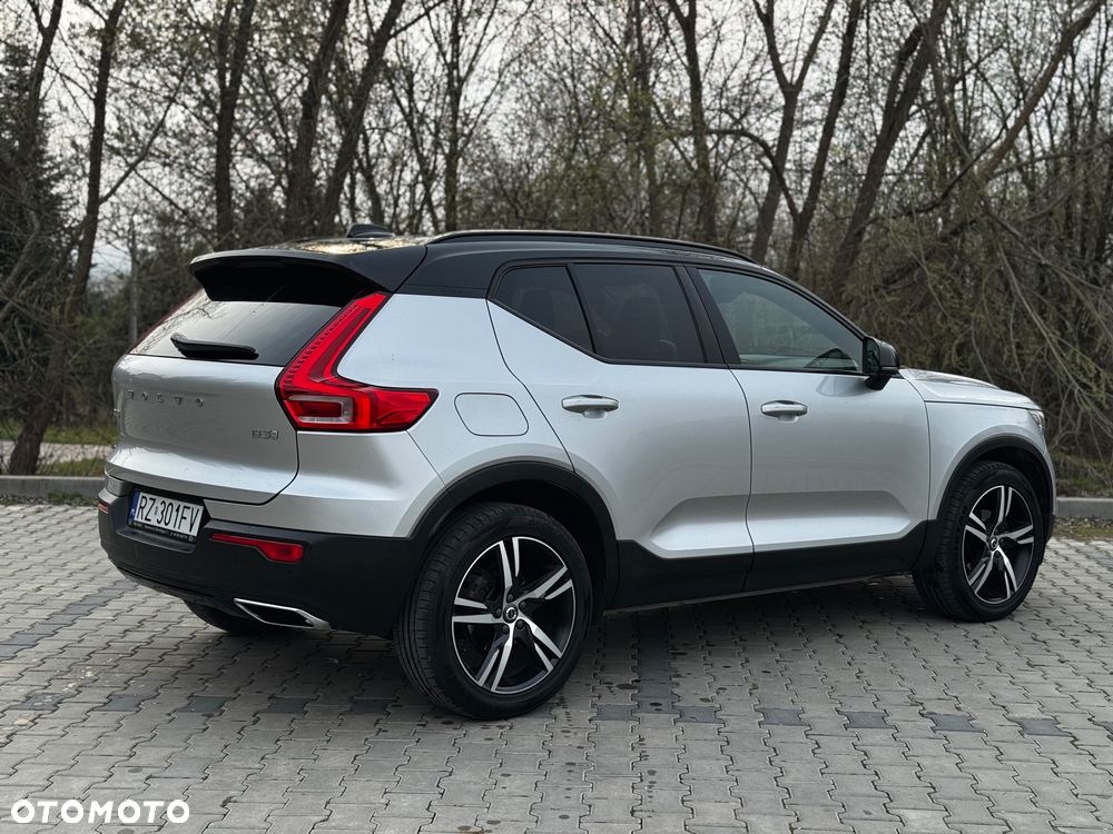 Volvo XC 40 D3 SCR R-Design - 4
