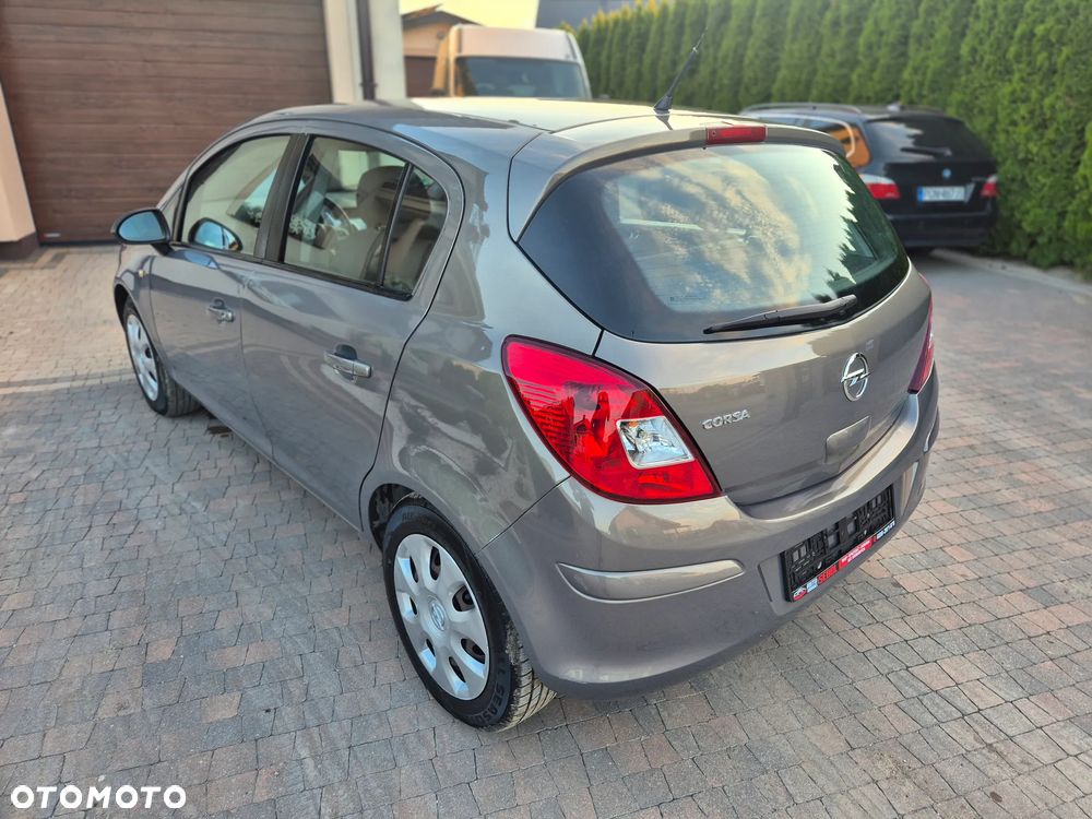Opel Corsa 1.2 16V Essentia - 13
