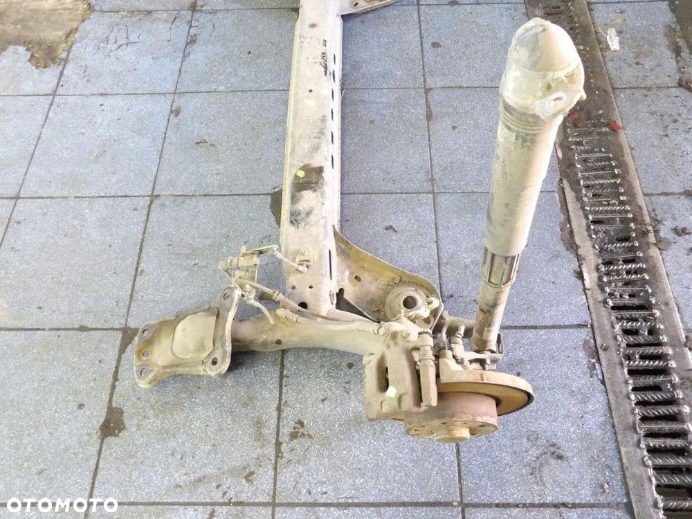 SKODA OCTAVIA III 3 KOMBI 2.0TDI TYLNA BELKA - 4