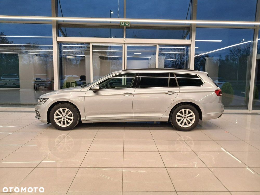 Volkswagen Passat - 4