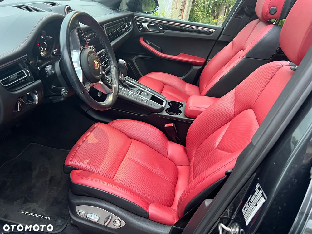 Porsche Macan - 1