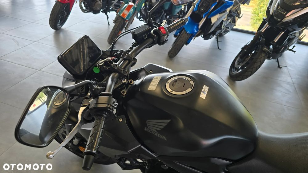 Honda Hornet - 12